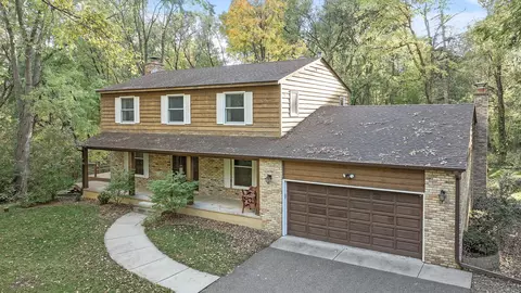 3 Evergreen Rd, North Oaks, MN 55127