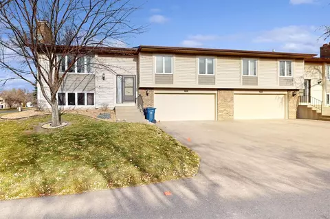 9440 Kingsview Ln N, Maple Grove, MN 55369