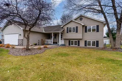 340 Robert Dr, Hastings, MN 55033