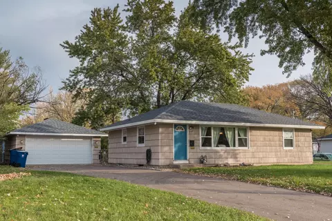 3700 W Old Shakopee Rd, Bloomington, MN 55431