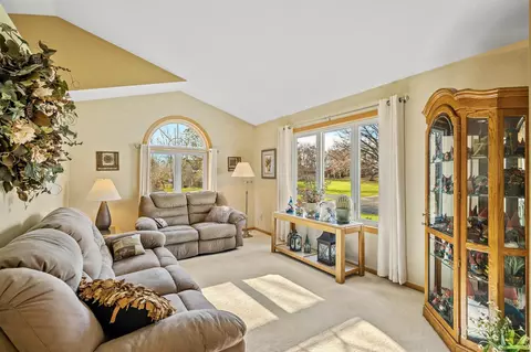 3698 Willbrook Ct, Eagan, MN 55123 photo 9