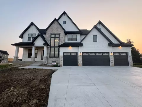 16374 47th Pl N, Plymouth, MN 55446