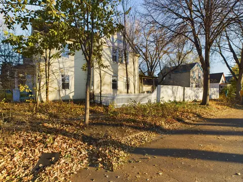 2901 E 25th St, Minneapolis, MN 55406 photo 2