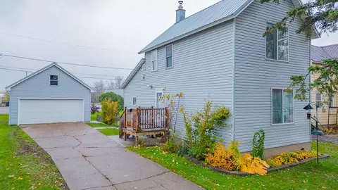 1513 9th St S, Virginia, MN 55792