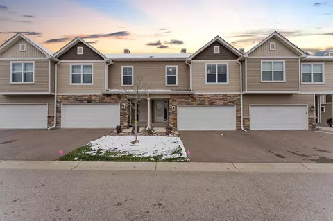 332 Stonewood Pl, Burnsville, MN 55306