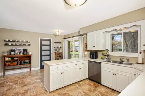 9654 Upton Rd, Bloomington, MN 55431 photo 9