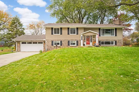 9654 Upton Rd, Bloomington, MN 55431