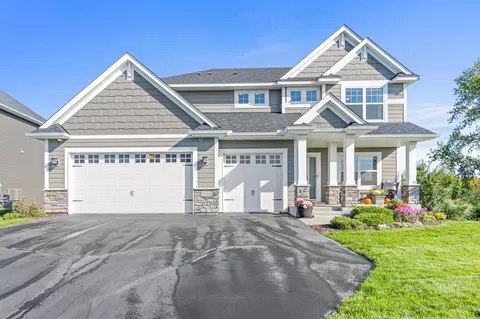 9008 Lakeside Dr, Victoria, MN 55386