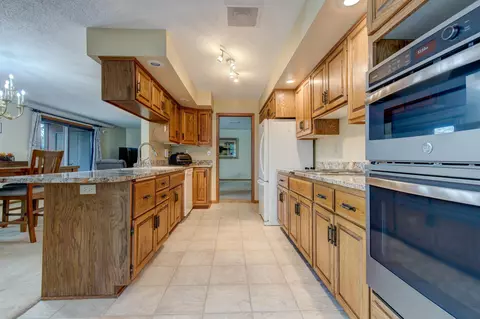415 S 4th St # B2, Marshall, MN 56258 photo 4