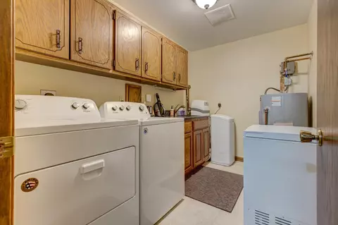 415 S 4th St # B2, Marshall, MN 56258 photo 24