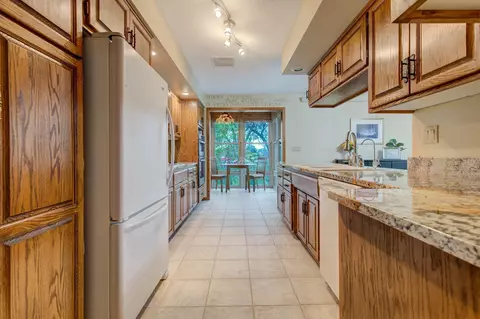415 S 4th St # B2, Marshall, MN 56258 photo 5