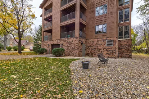 415 S 4th St # B2, Marshall, MN 56258 photo 40