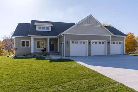 140 Butler Falls Rd, Mankato, MN 56001
