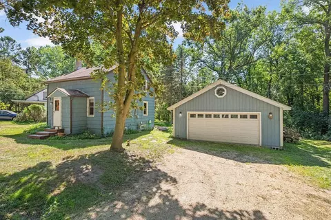 264 Dwinnell Ave, Mahtomedi, MN 55115