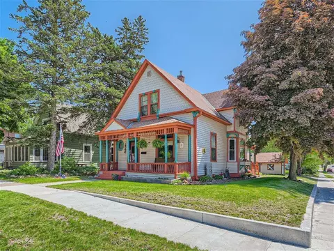2566 5th Ave E, North Saint Paul, MN 55109