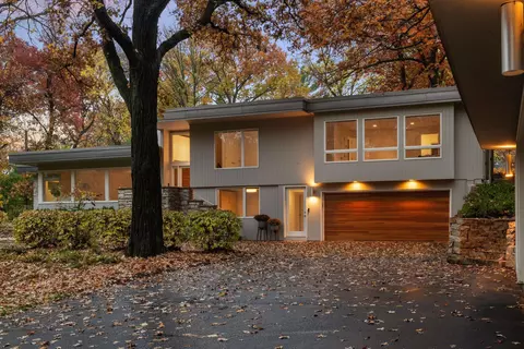 3 Webster Pl, Hopkins, MN 55305