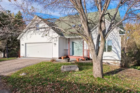 9250 La Rivier Ct, Eden Prairie, MN 55347