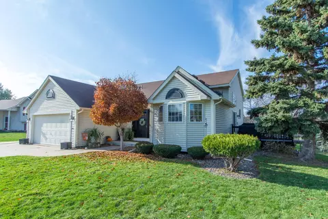 8501 Rosewood Ct, Maple Grove, MN 55369