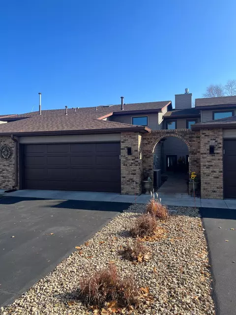 95 1st St SE, Forest Lake, MN 55025