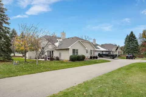 4191 Beaver Dam Rd, Eagan, MN 55122
