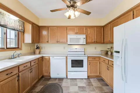 4191 Beaver Dam Rd, Eagan, MN 55122 photo 4