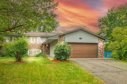 7517 W 105th St, Bloomington, MN 55438