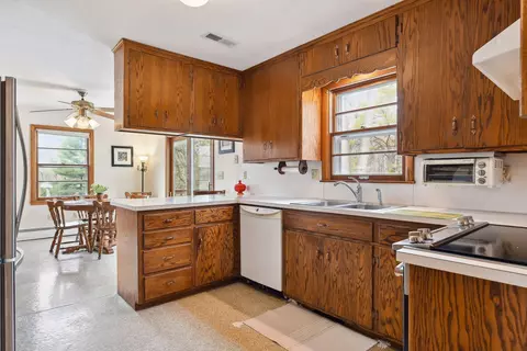 221 Monroe Ave, Excelsior, MN 55331 photo 10