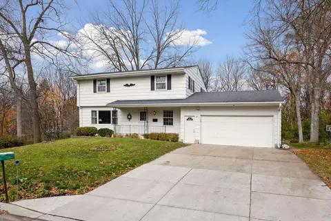 221 Monroe Ave, Excelsior, MN 55331