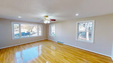 622 7th St E, Albert Lea, MN 56007 photo 3