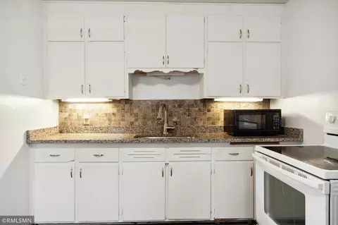 150 Skillman Ave E, Maplewood, MN 55117 photo 10