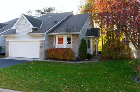 2707 Pine Ridge Dr, Anoka, MN 55303