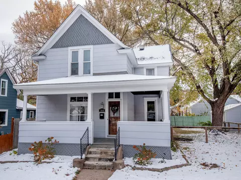 1010 Oxford St N, Saint Paul, MN 55103