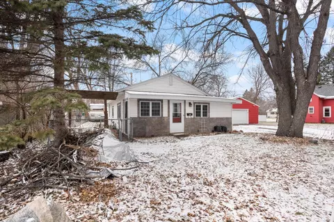 144 5th St NW, Forest Lake, MN 55025