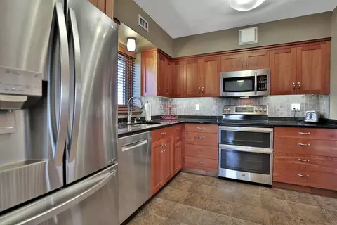 745 Grand Ave #202, Saint Paul, MN 55105