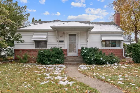 928 Montana Ave W, Saint Paul, MN 55117