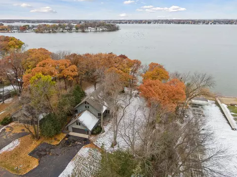 24424 E Cedar Lake Dr, New Prague, MN 56071