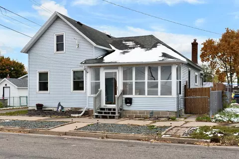 109 Saint Charles St, Winona, MN 55987