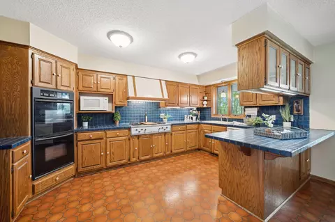 3731 Pilot Knob Rd, Eagan, MN 55122 photo 6