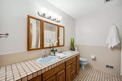 3731 Pilot Knob Rd, Eagan, MN 55122 photo 13