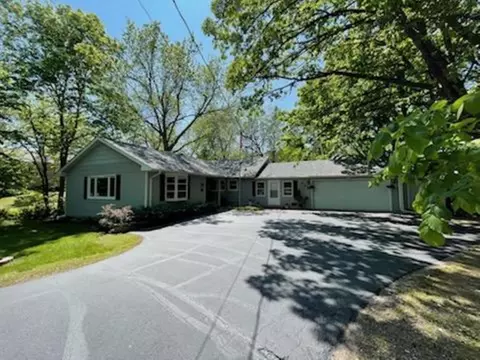 906 Neal Ave N, Stillwater, MN 55082