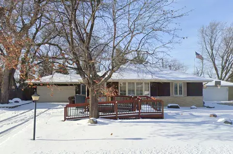 6225 Chowen Ave N, Brooklyn Center, MN 55429