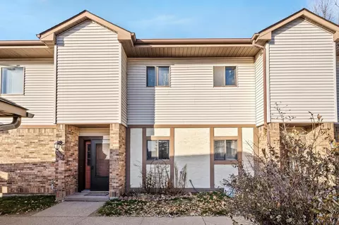2065 Parkside Dr #G-3, Saint Paul, MN 55119
