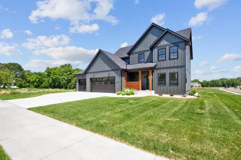 1674 Countryside Dr, North Mankato, MN 56003