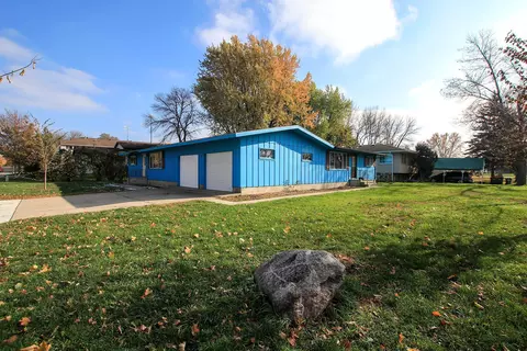 905 Church St SW, Hutchinson, MN 55350