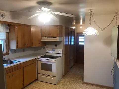 210 Lee Ave, Jackson, MN 56143 photo 4