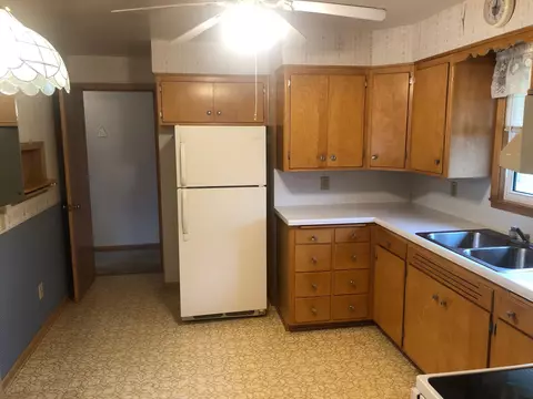 210 Lee Ave, Jackson, MN 56143 photo 3