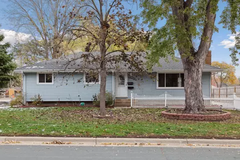 9425 10th Ave S, Bloomington, MN 55420