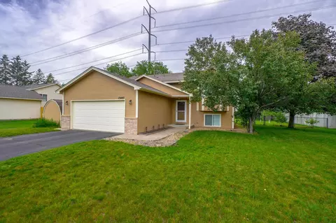 13447 Hummingbird St NW, Andover, MN 55304
