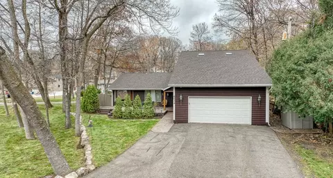 6074 Ridgewood Rd, Mound, MN 55364