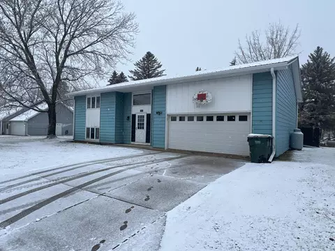 415 Meeker St NW, Evansville, MN 56326